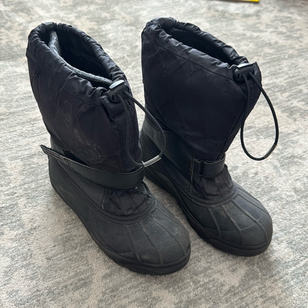 Columbia snow boots. Men’s size 7